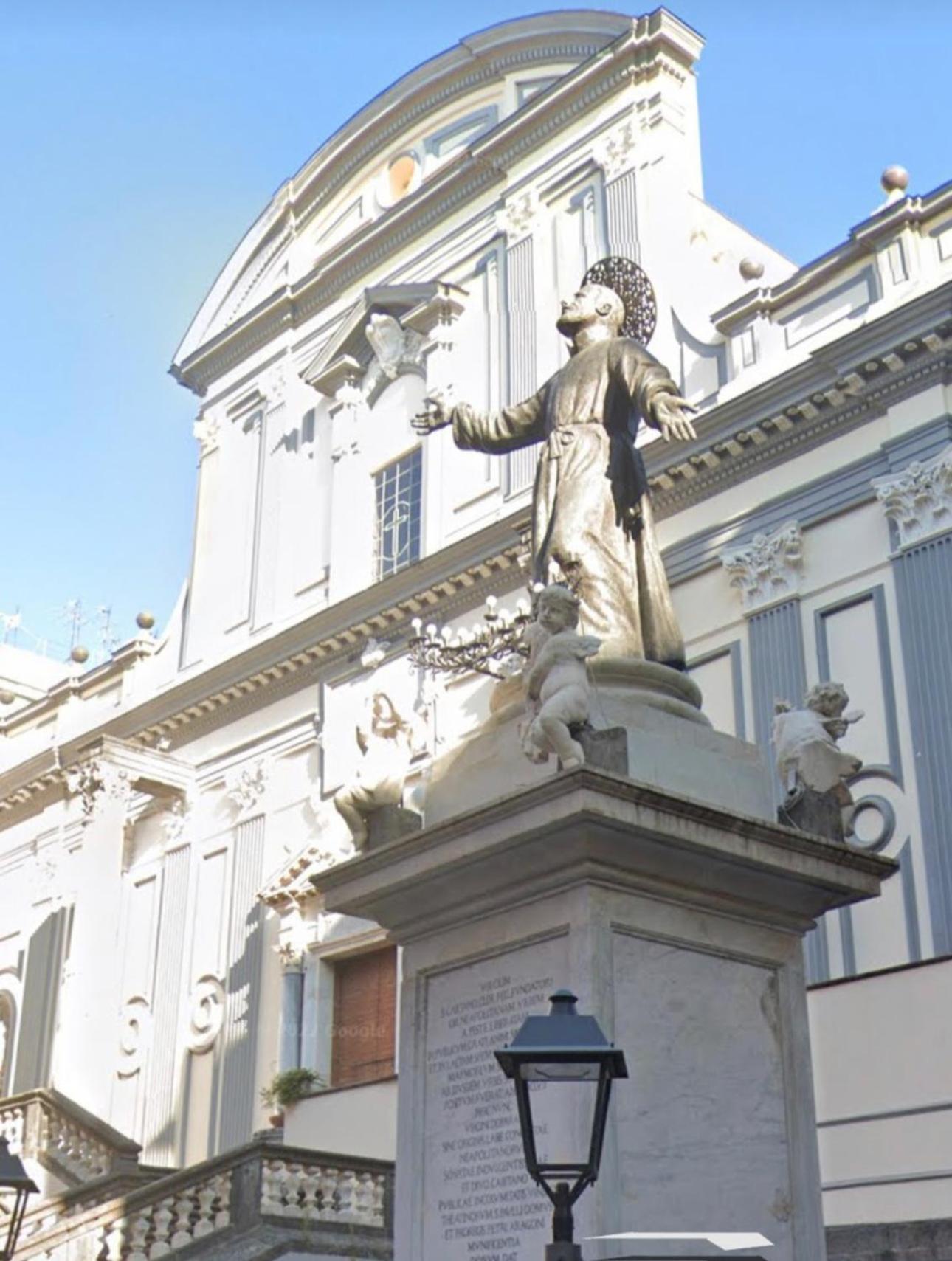 Vista Cattedrale Villa Napoli Bagian luar foto