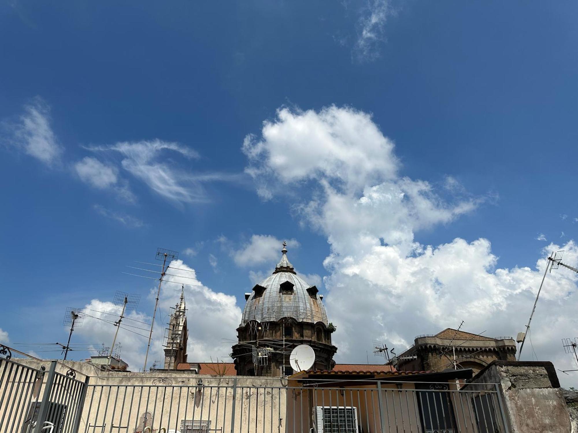 Vista Cattedrale Villa Napoli Ruang foto
