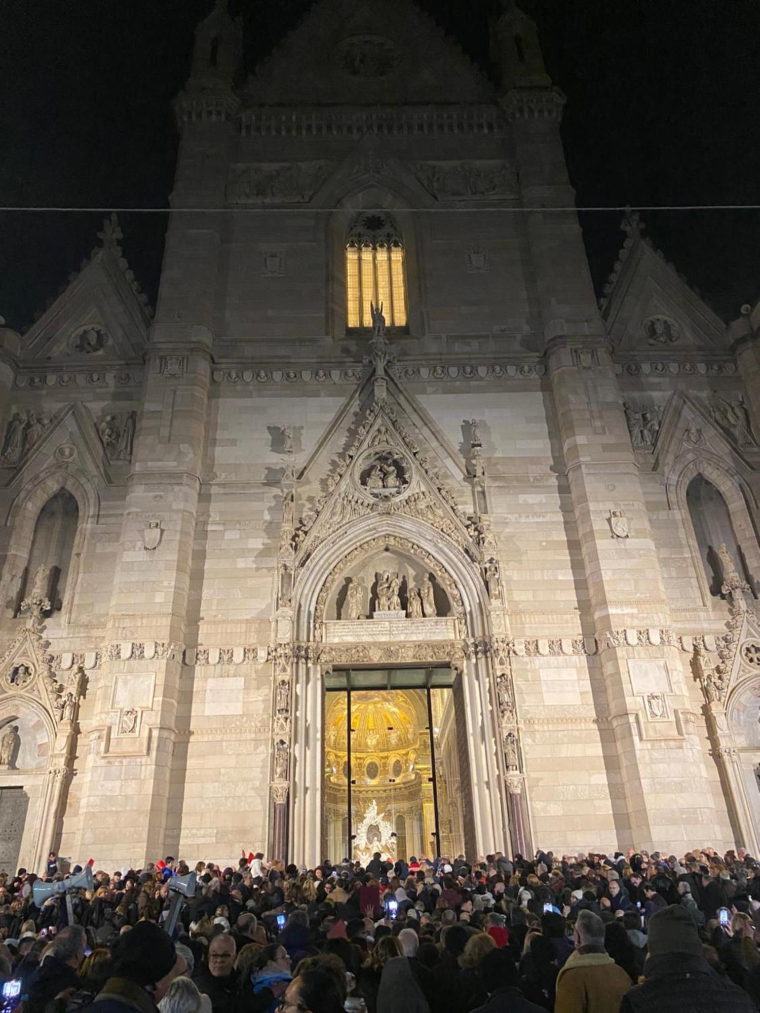 Vista Cattedrale Villa Napoli Bagian luar foto